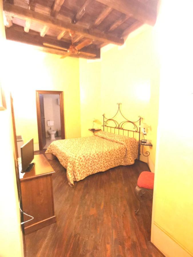 Camere Della Vecchia Posta เตรวี ภายนอก รูปภาพ