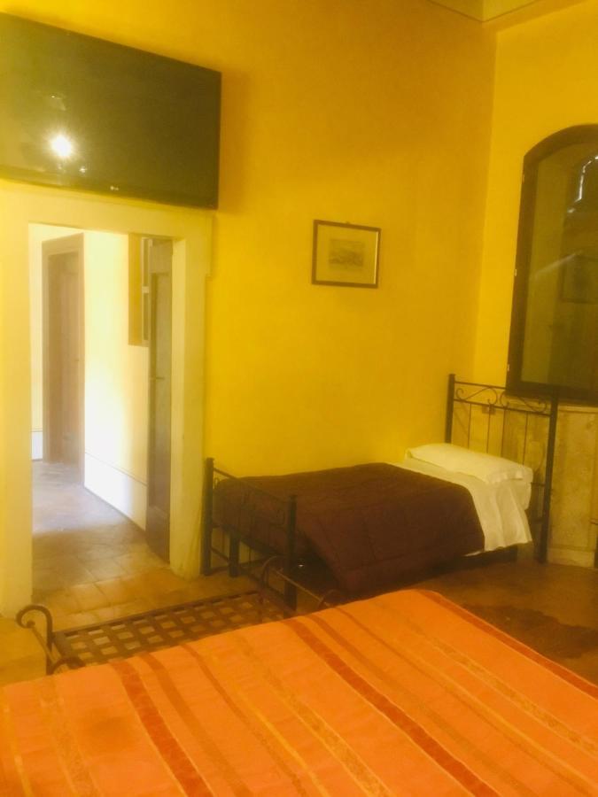 Camere Della Vecchia Posta เตรวี ภายนอก รูปภาพ